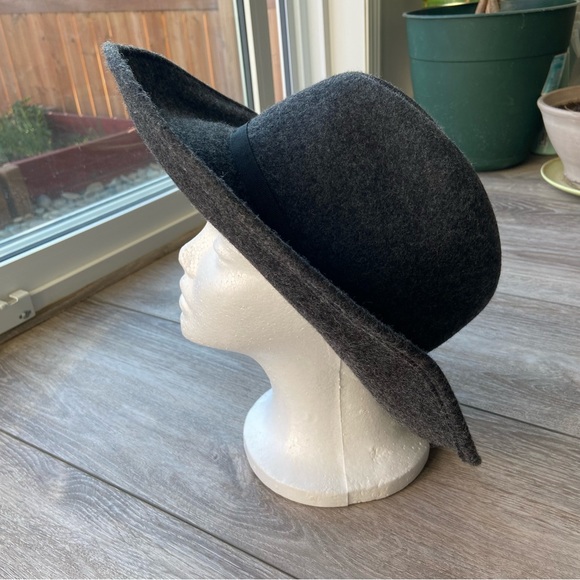 Zara Accessories - Zara Pure Wool Made in Italy Felted Fedora Hat